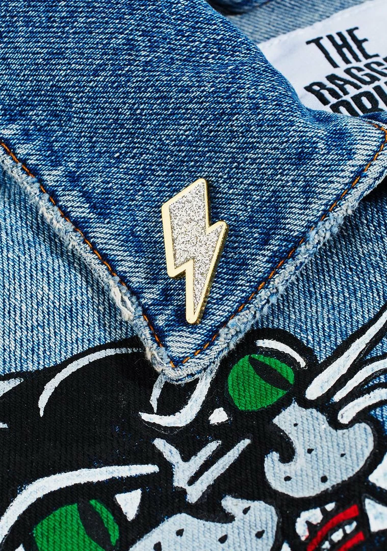 Brand new โค๏ธ Skinnydip Lightning Bolt Pin Pins & Patches ๐ฏ 2 Skinnydip Lightning Bolt Pin Pins & Patches